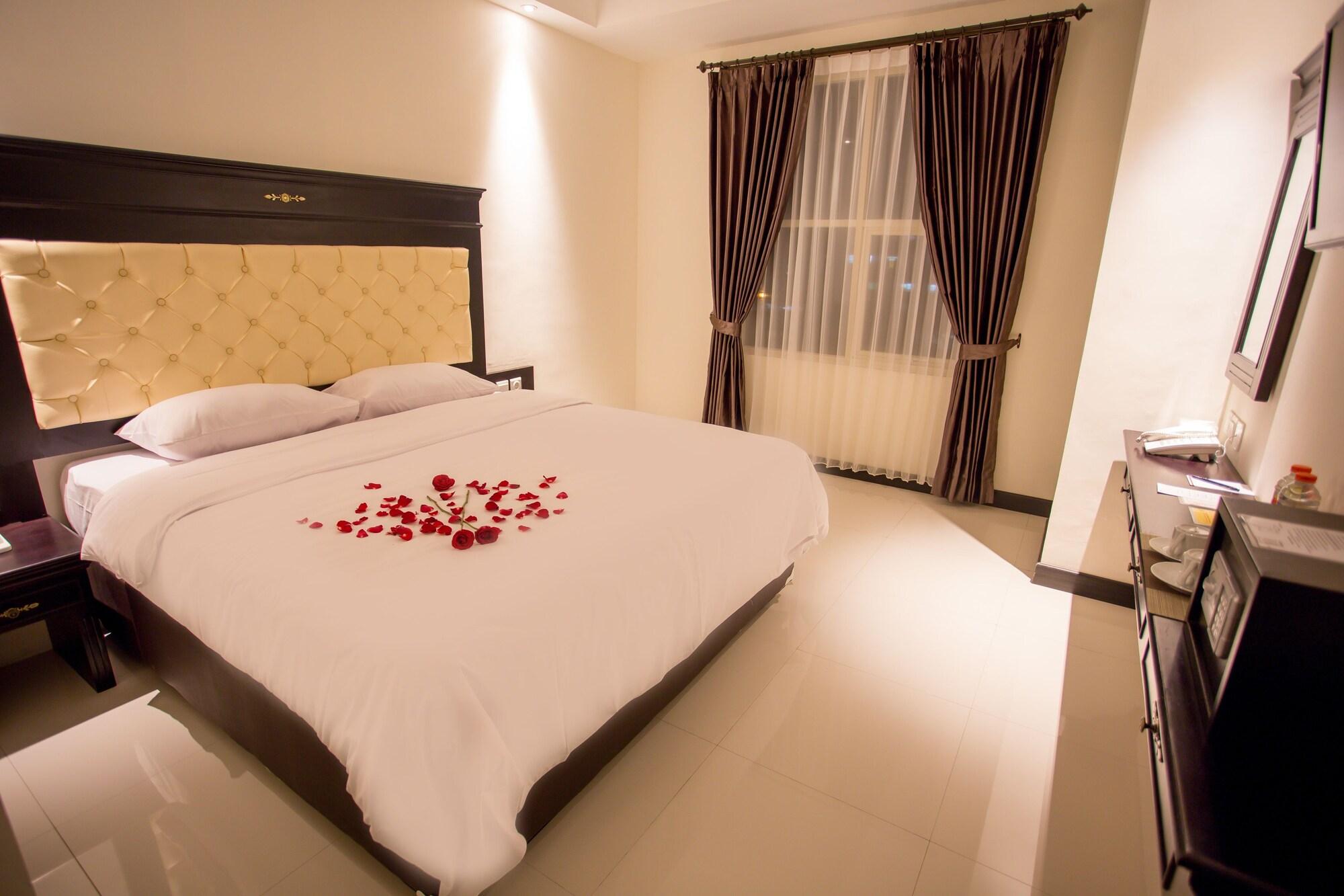 Same Hotel Malang Eksteriør bilde