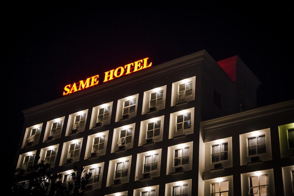 Same Hotel Malang Eksteriør bilde